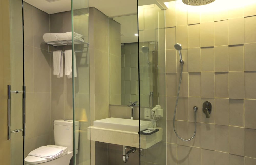 BEDROCK HOTEL 25/73