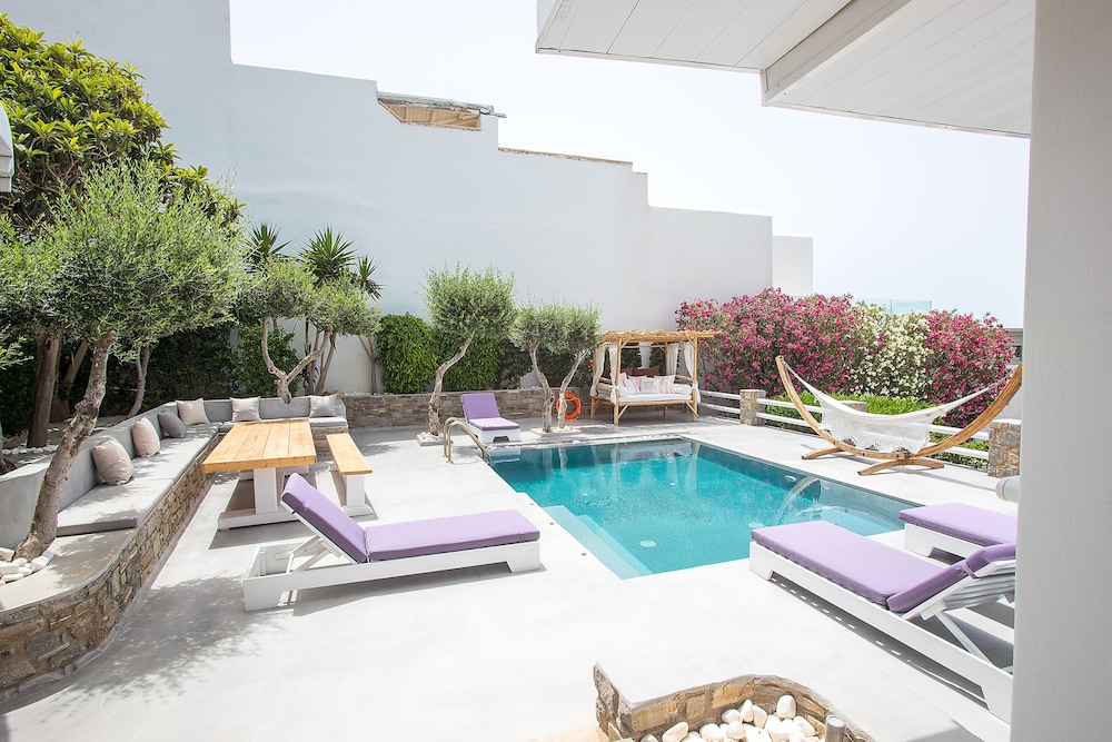 Paros Palace 71/76