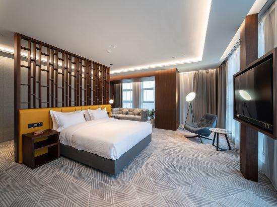Weide Hotel (Nantong Harmony City) 9/26