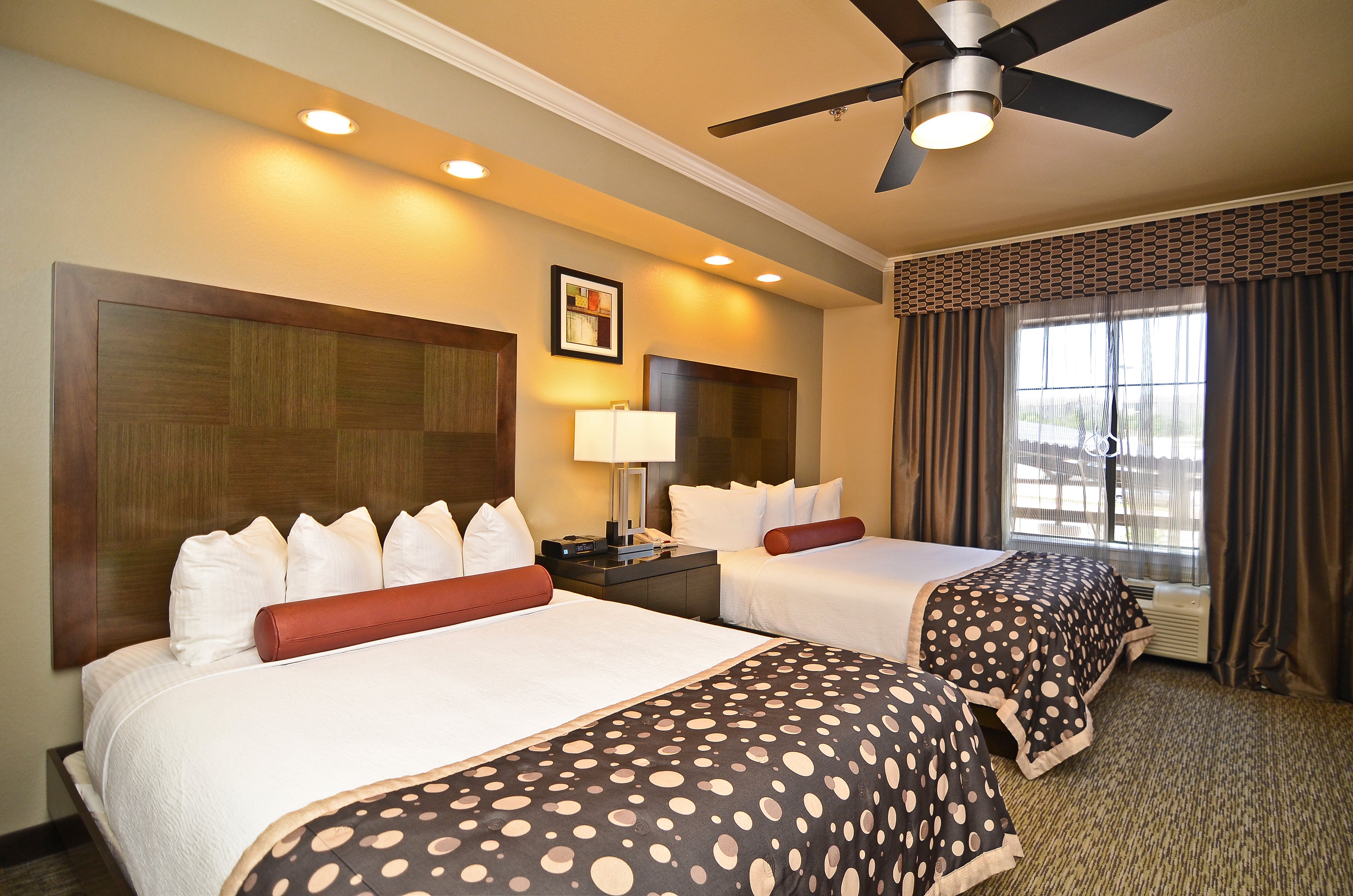 Best Western Premier Crown Chase Inn and Suites 18/70