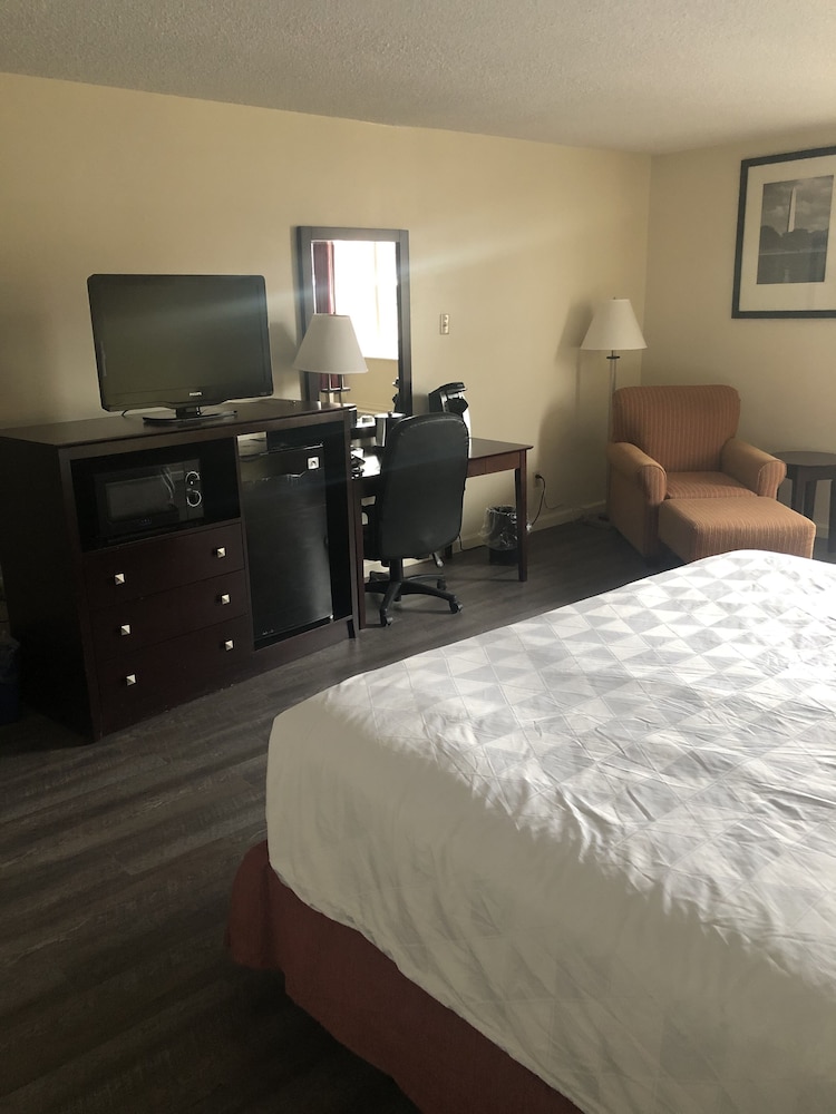America's Inn 6/22