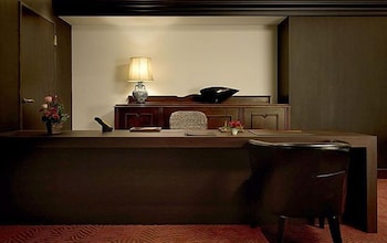 Kizashi The Suite 10/49