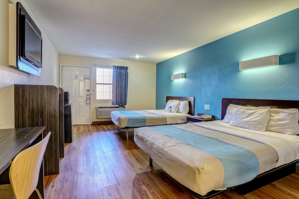 Motel6 Dickson, TN 19/59