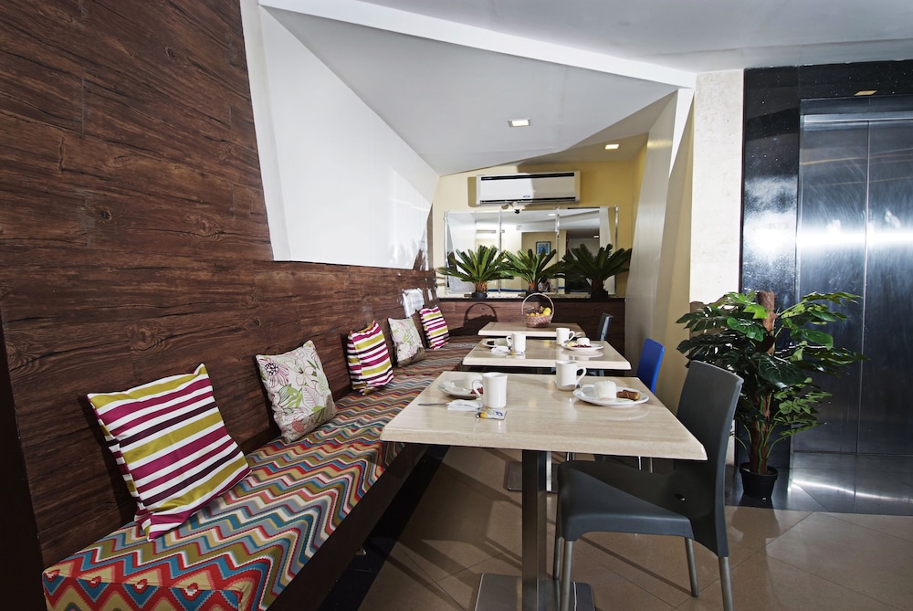 Skyblue Hotel 32/41