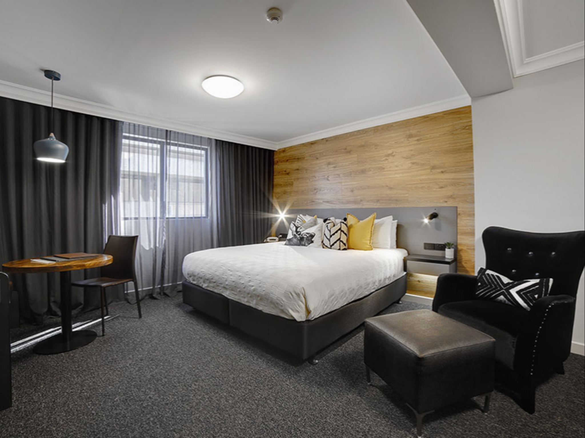 Townhouse Hotel 14/38