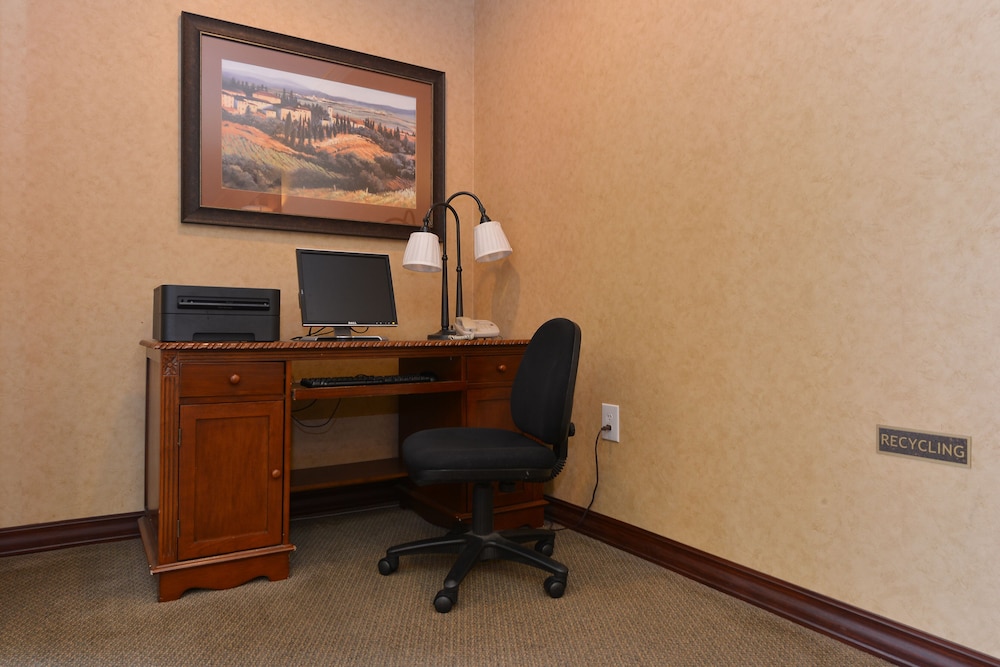 Comfort Inn and Suites McMinnville Wine Country 34/35