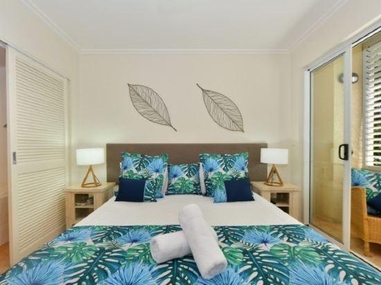 One Bedroom Apartment