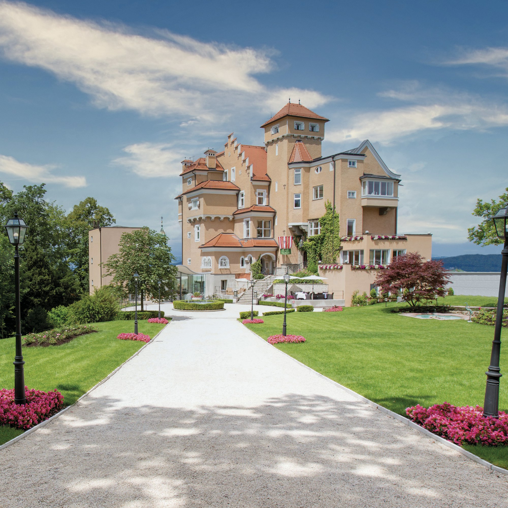 Schloss Monchstein Hotel 73/84