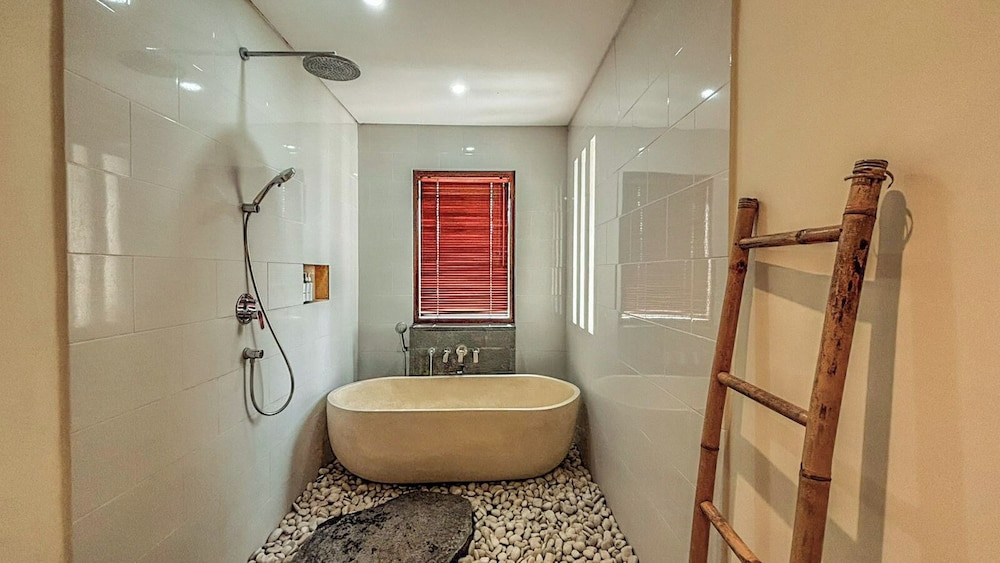 D Lobong Suite 29/31