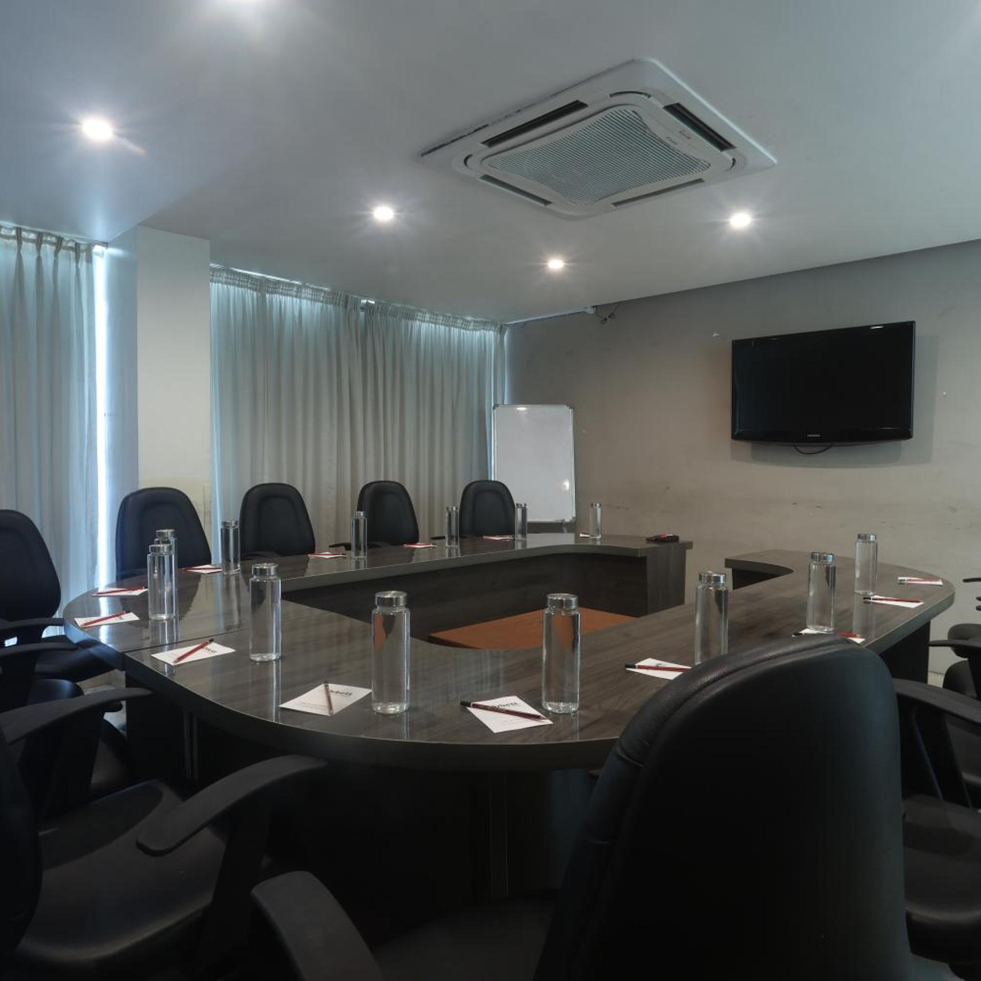 Oyo Premium Deccan Apte Road 42/55