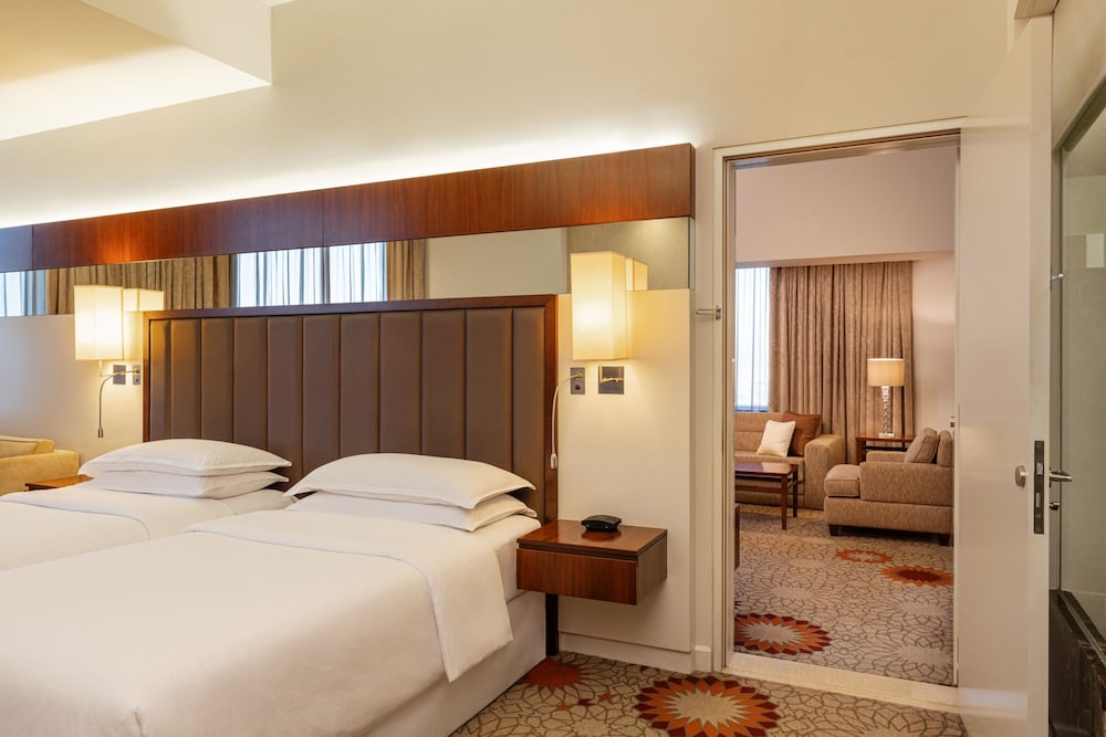 Sheraton Mall of the Emirates Hotel, Dubai 12/46