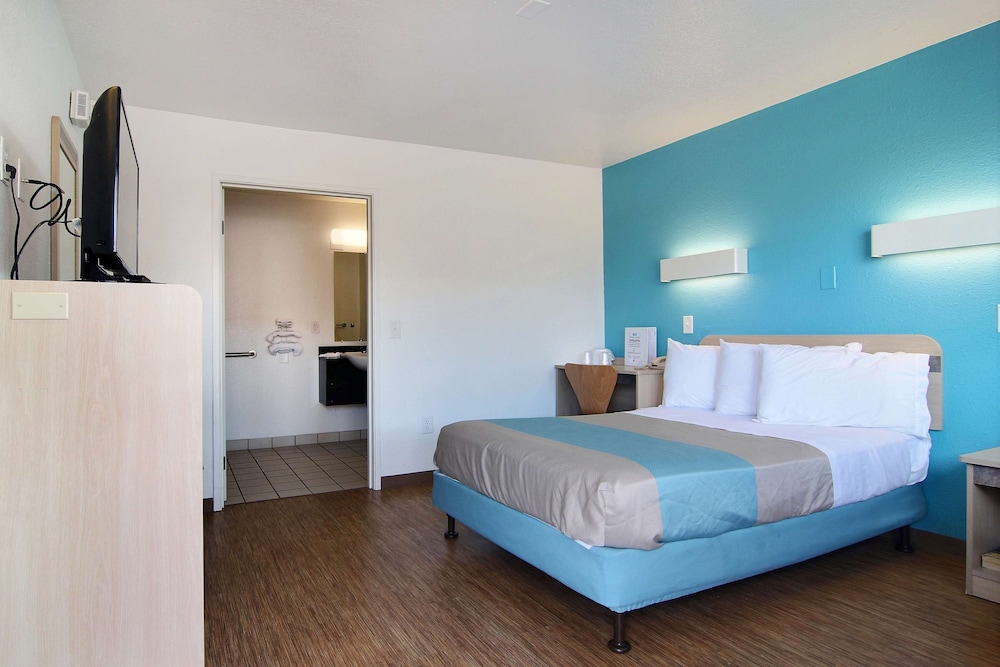 Motel6 Lubbock, TX 21/42