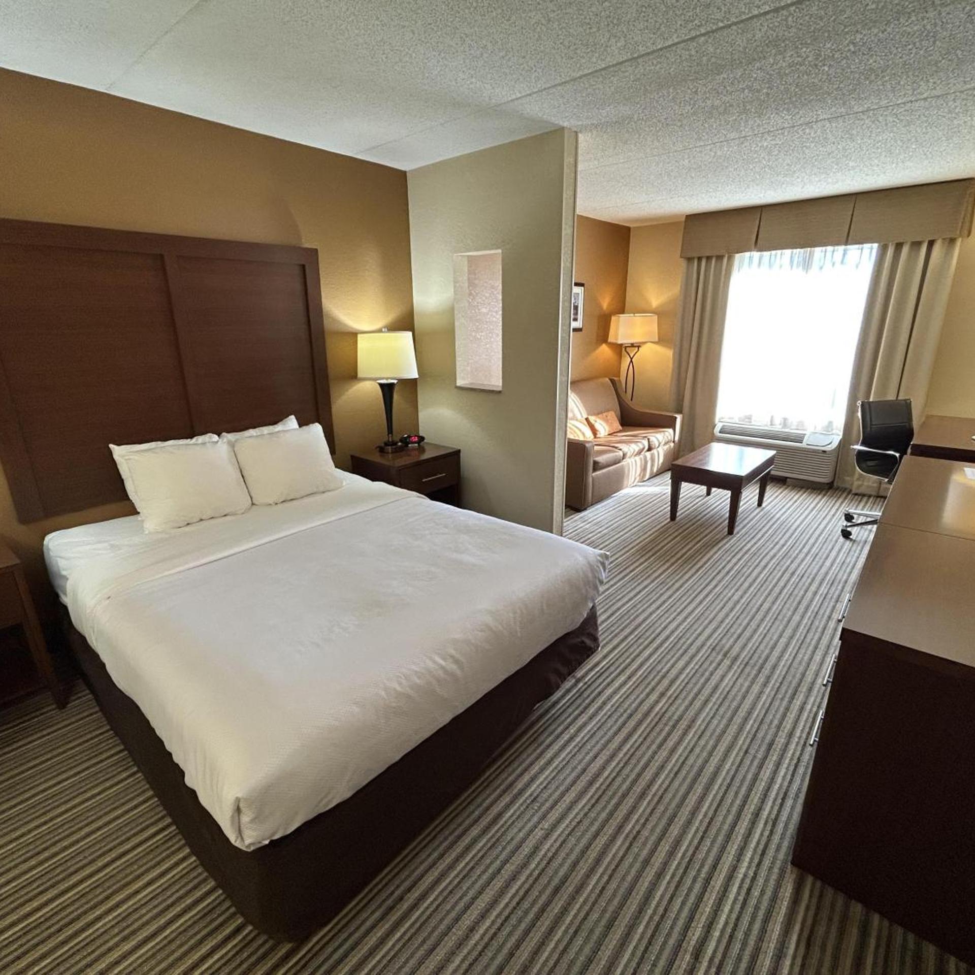 Room, Queen Bed, Sofa