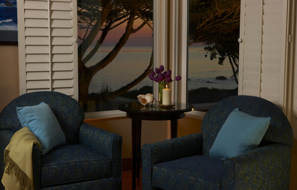 Blue Dolphin Inn 24/32
