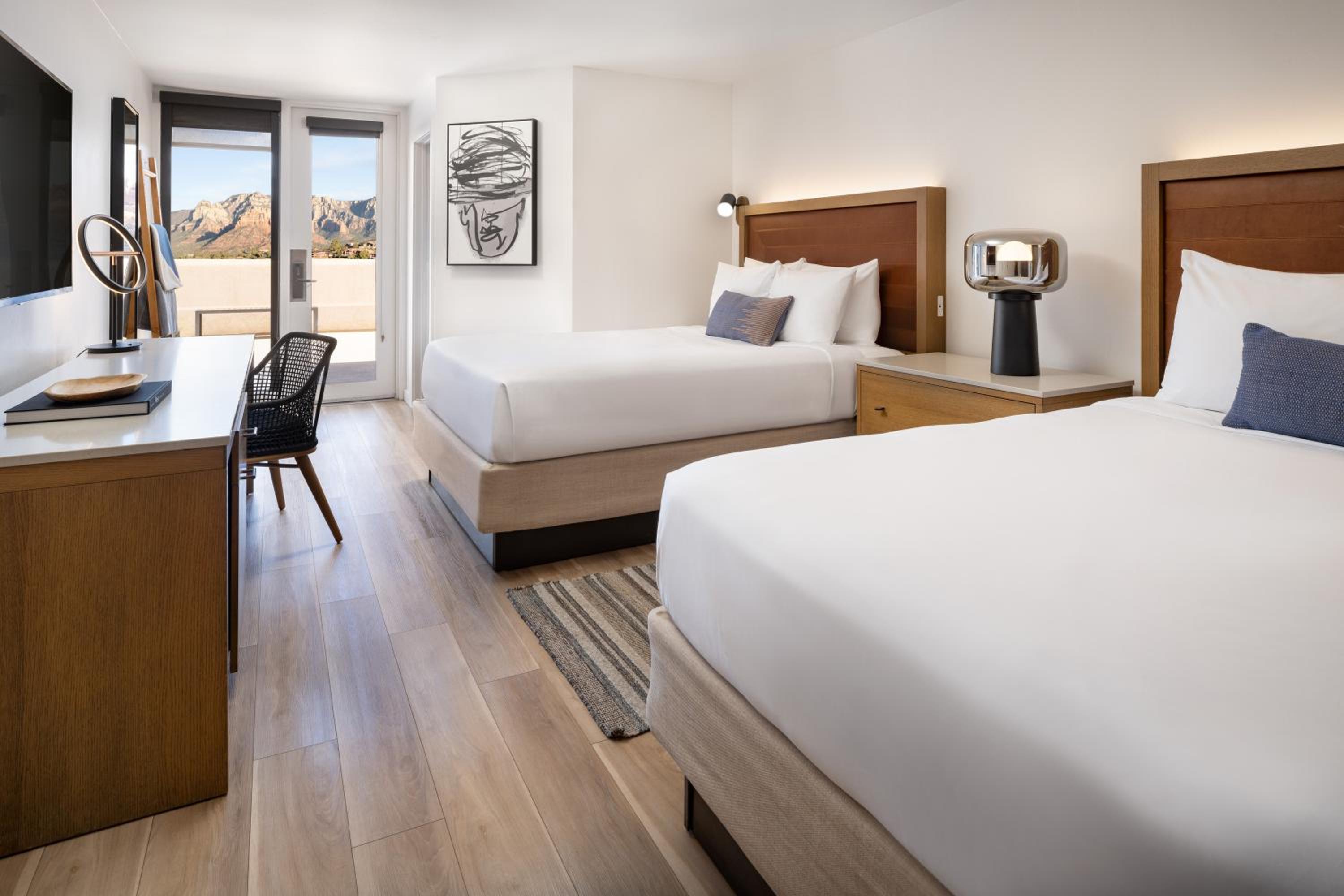 Guest Room, 2 Queen Beds, Mountain View, Terrace, Middle Floor