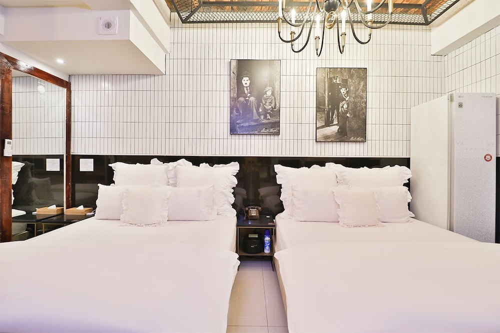 February Hotel Hwanggeum 24/93