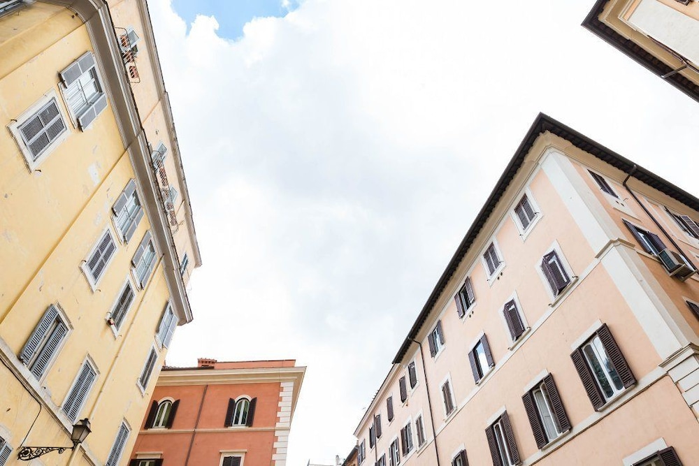 Pantheon Luxury Gold Apartment 1/43