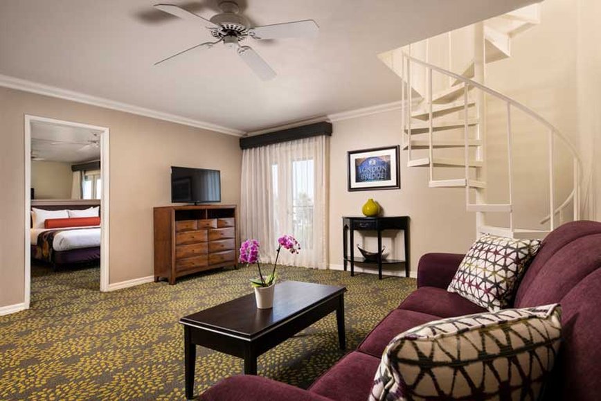 London Bridge Resort 35/82