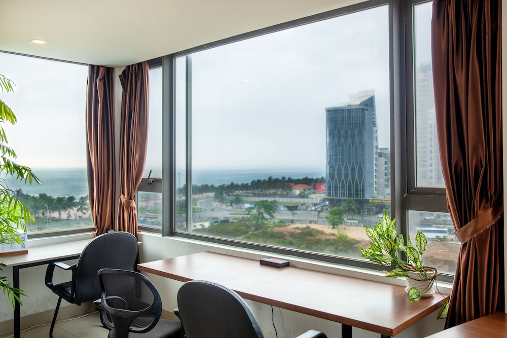 Grand Sunrise Hotel 74/100