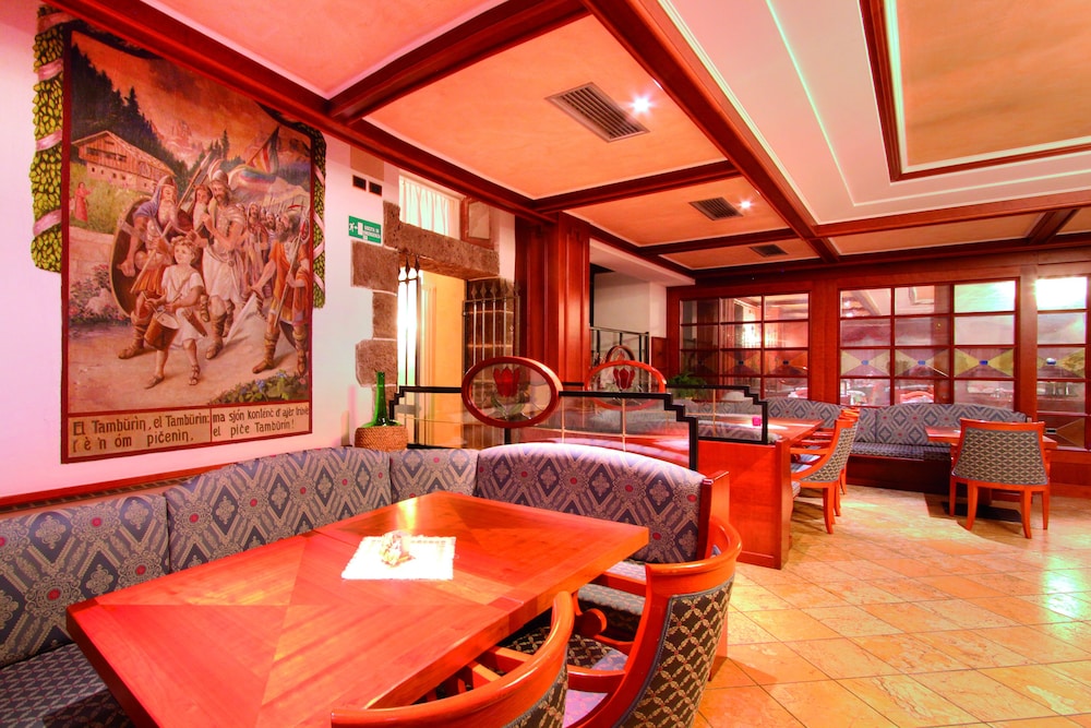 Schloss Hotel & Club Dolomiti 37/50