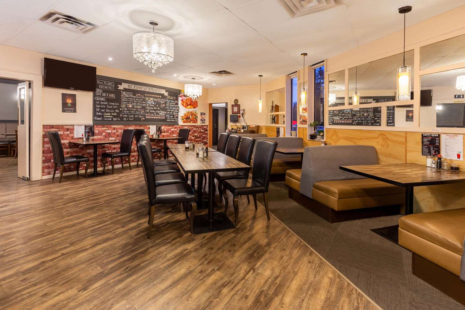 Ramada By Wyndham Coquitlam 35/56