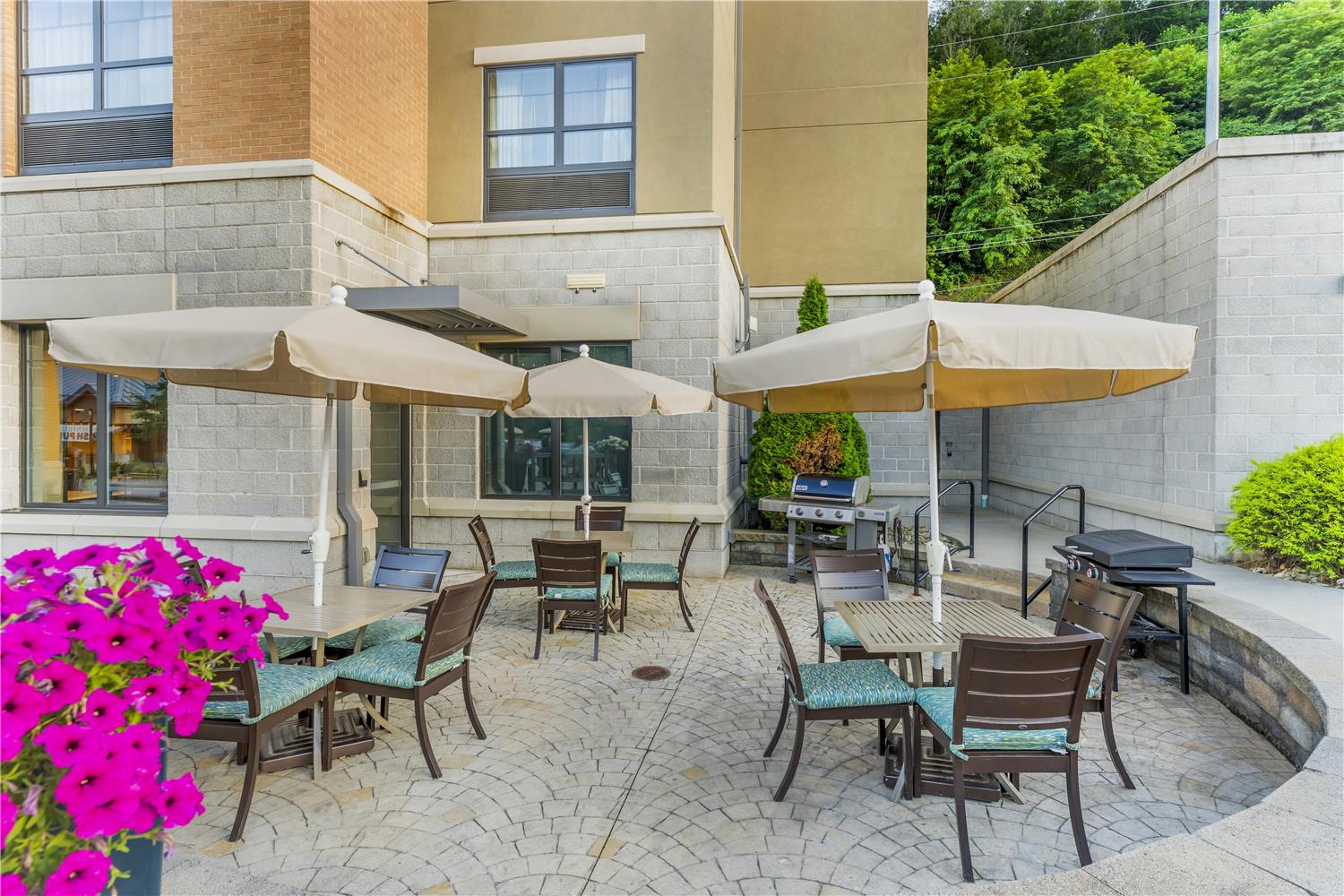 Best Western Plus Franciscan Square Inn and Suites Steubenville 29/47