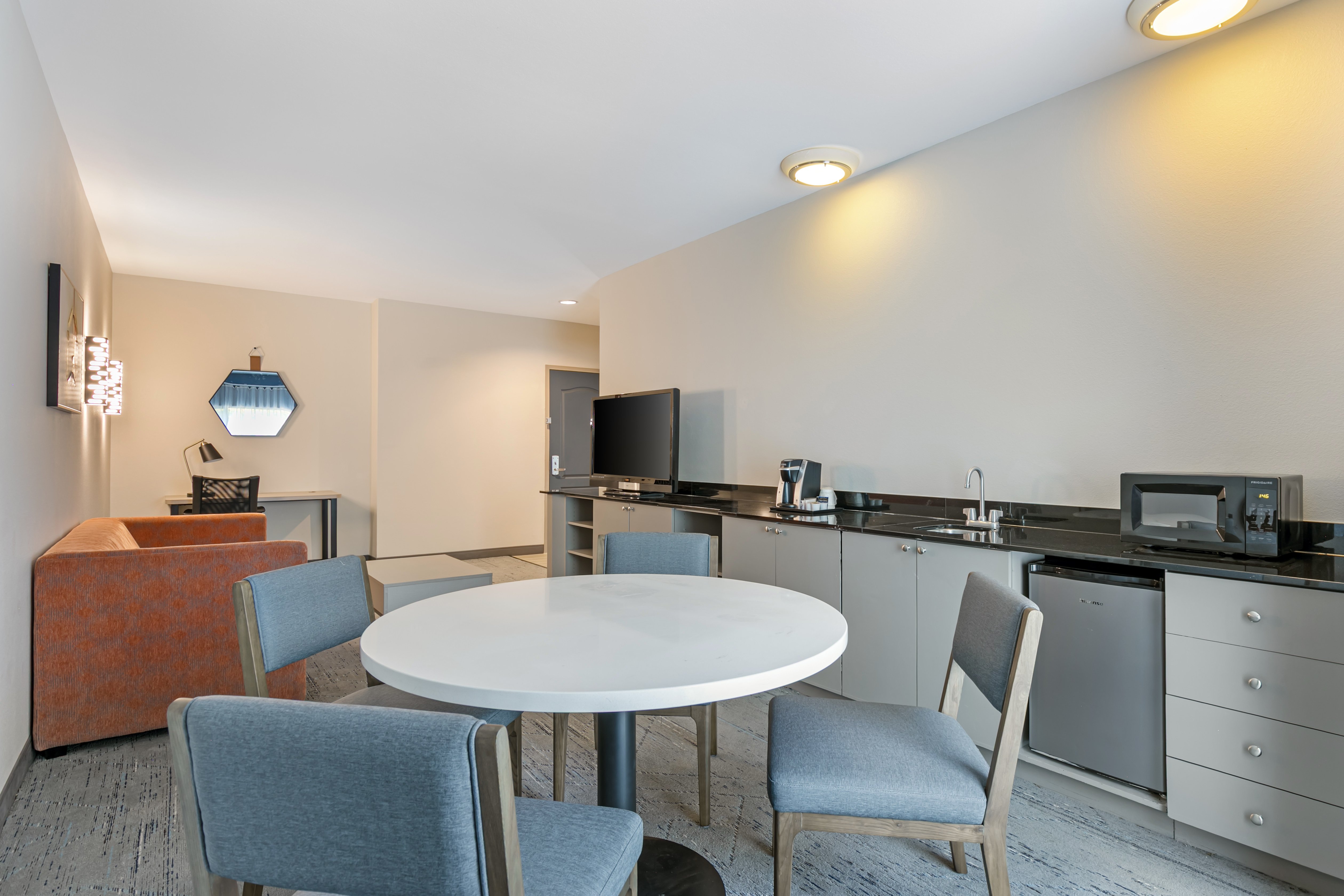Holiday Inn Express & Suites Clemson - Univ Area 72/82