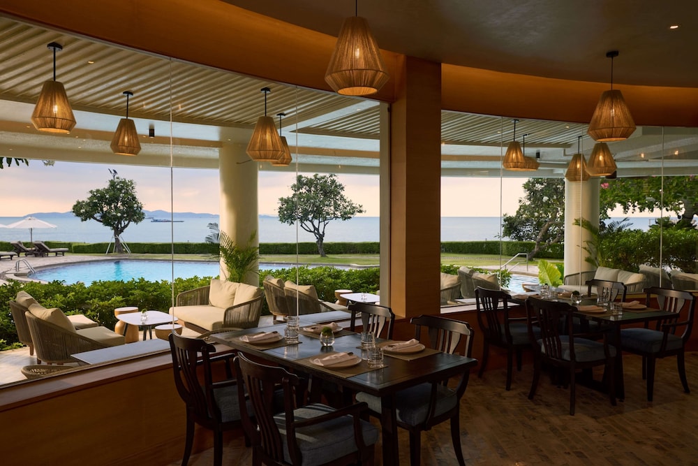Dusit Thani Pattaya 33/50