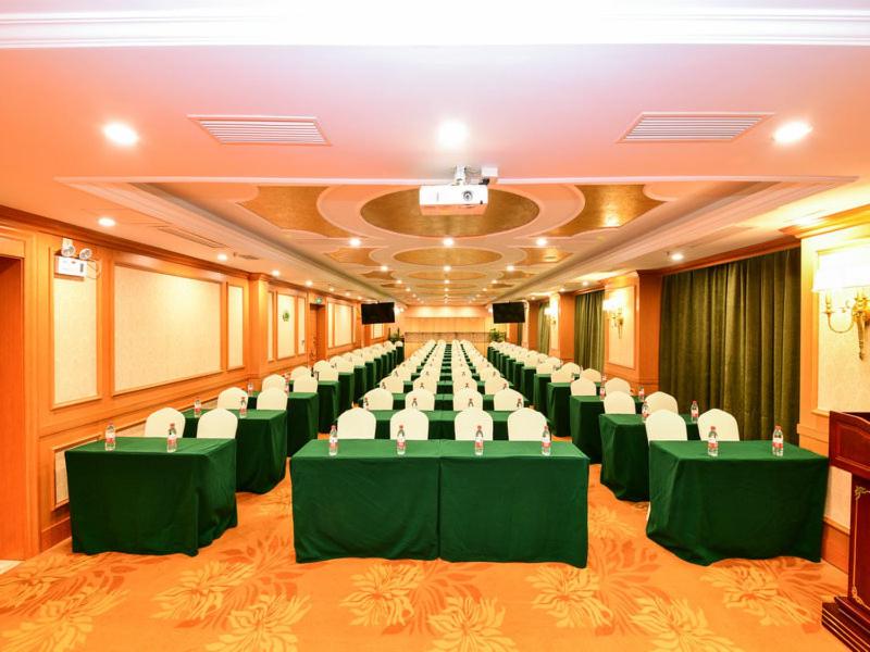 Vienna Hotel (Kunshan Qingyang North Road Wanda) 19/25