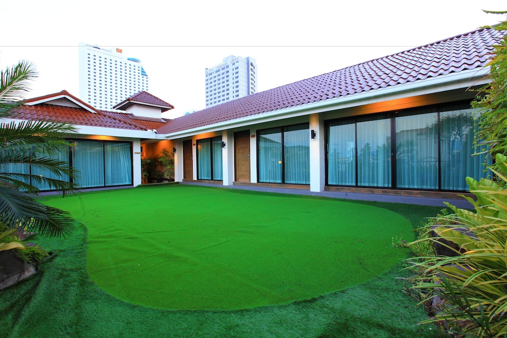 Wungnoy Hotel 62/66