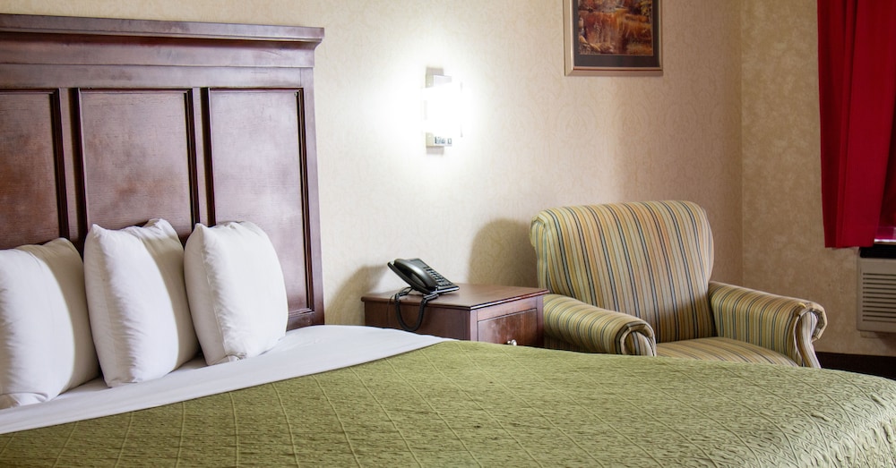 Brentwood Inn and Suites (ex. Americas Best Value Inn and Suites Glen Allen/Richmond) 28/42