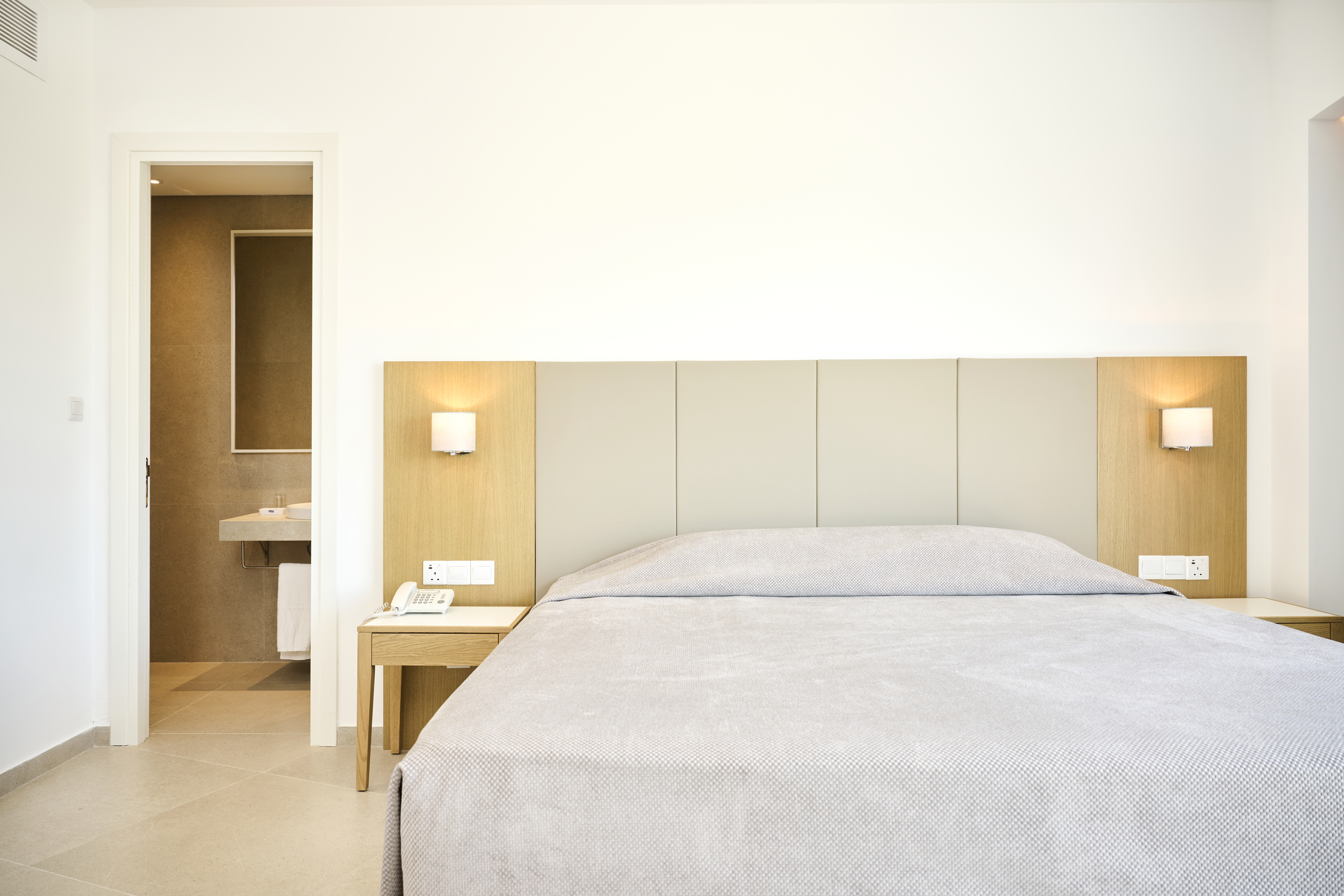 1 BEDROOM, SUPERIOR, SUITE, SIDE SEA VIEW