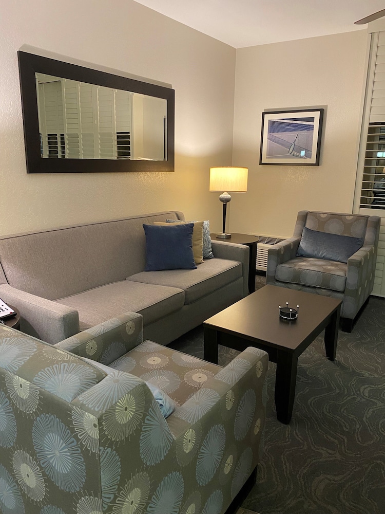 Getaways At Palm Springs Tennis Club 38/50