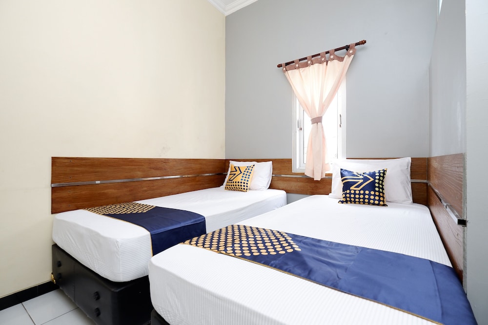 Hotel SUPER OYO 2209 Solo Point Guest House Syariah 10/31