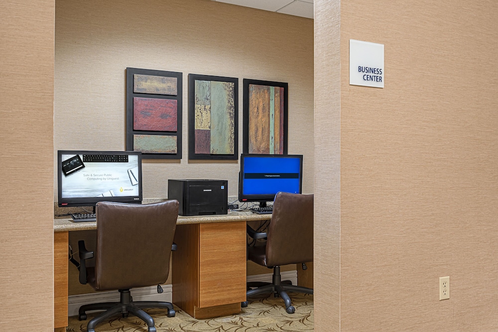 Holiday Inn Express Long Beach 48/63