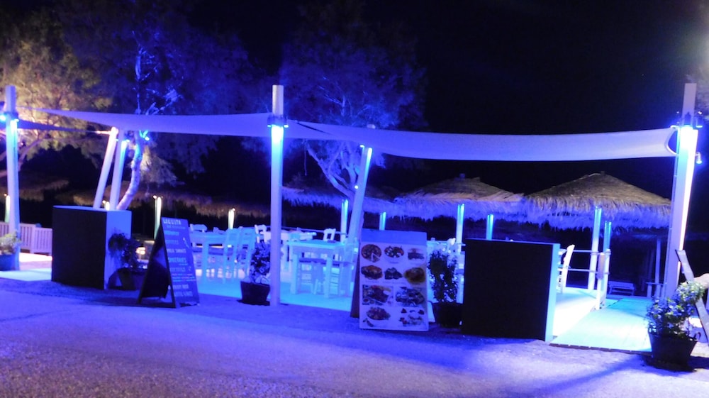 Sea La Vie Beachfront Suites 25/42
