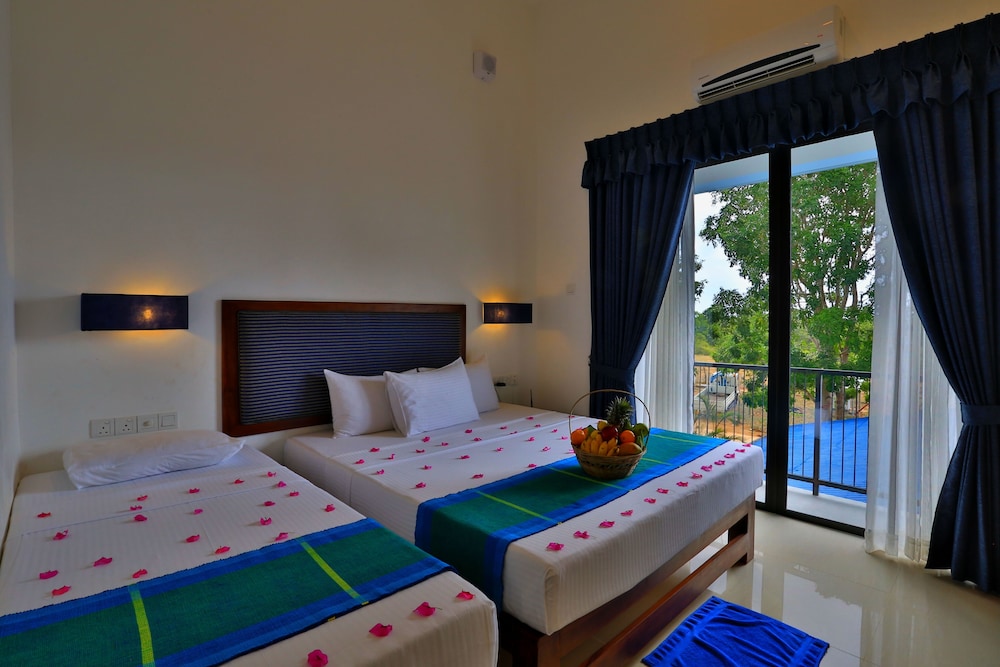 Room at The Blue Wave Hotel, ARUGAM BAY