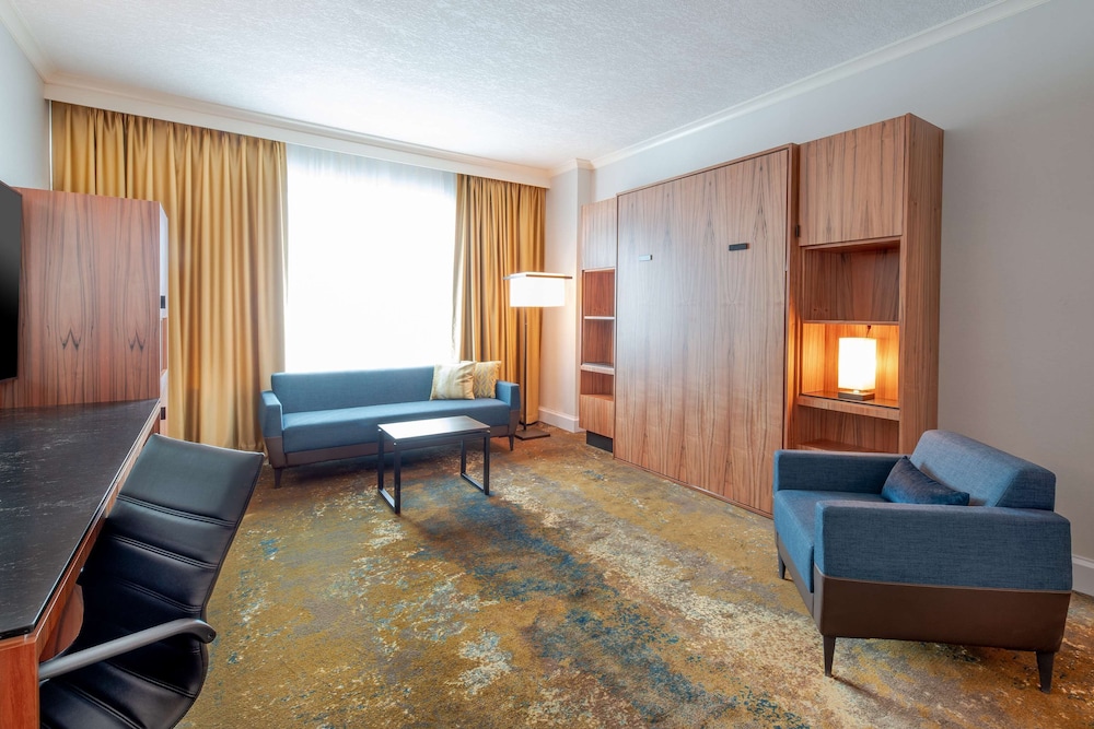 HYATT REGENCY CALGARY 44/68