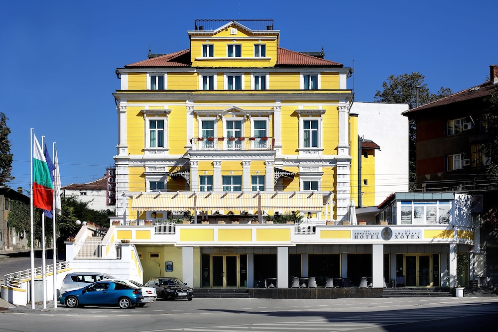 Anna Palace 4/50