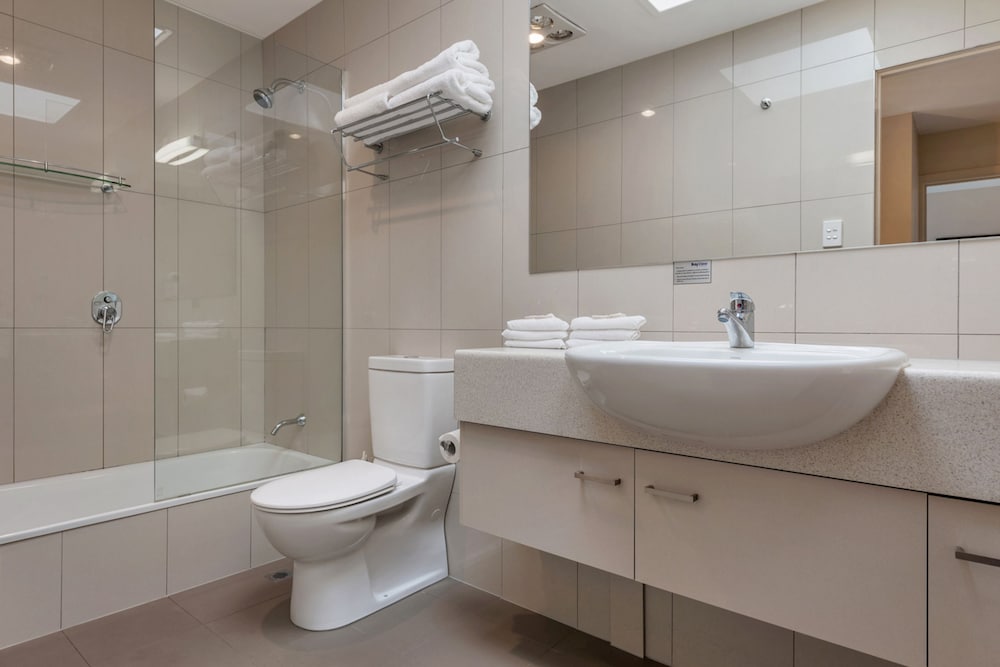 BAY VIEW VILLAS 63/64