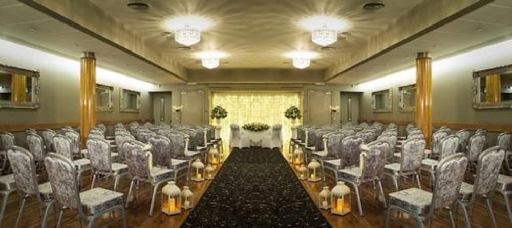 Ballyroe Heights Hotel 49/61