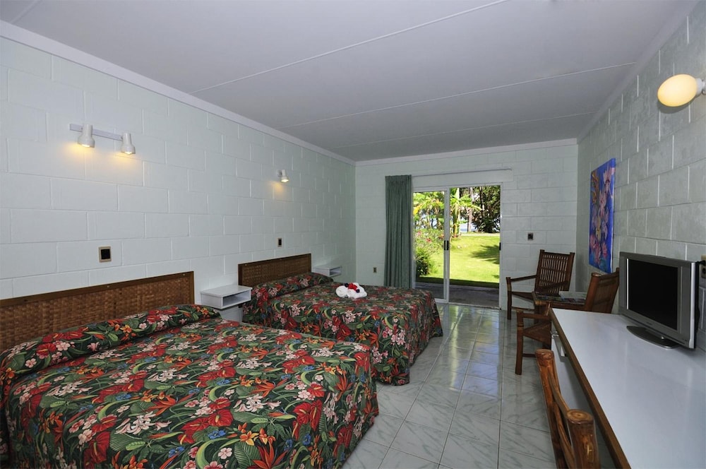 Kosrae Nautilus Resort 3/31