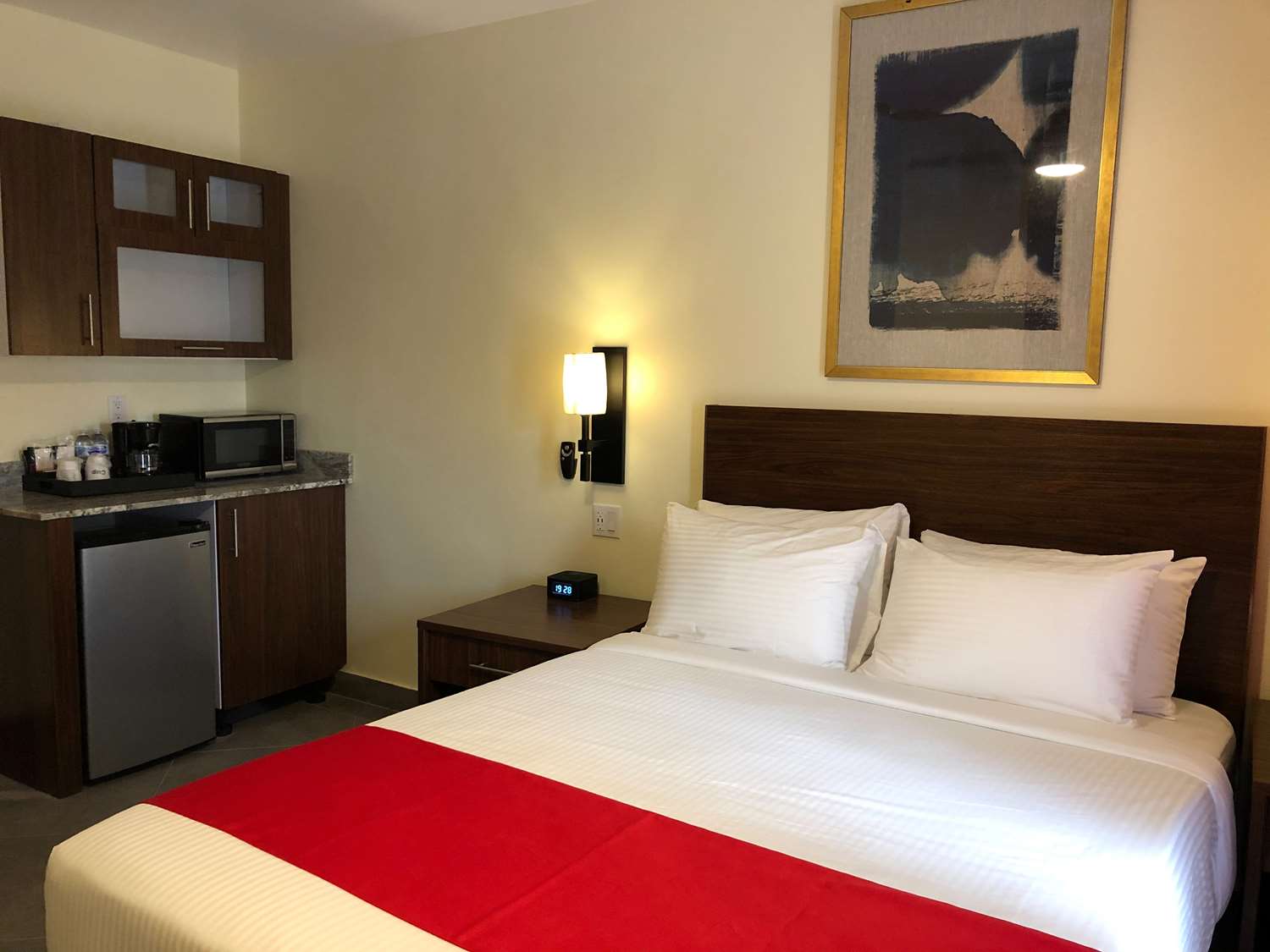 Room, Queen Bed, Sofa, Exterior Entrance