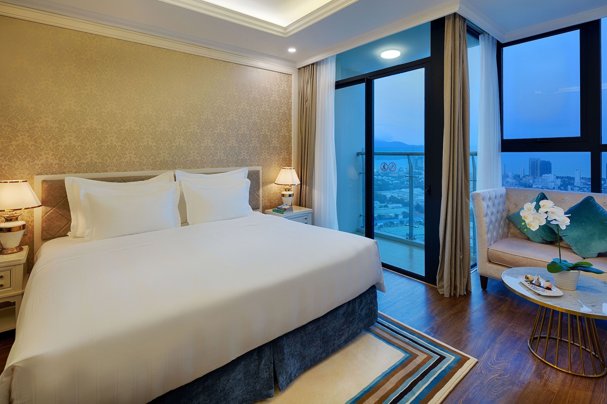 DELUXE ROOM HORIZON VIEW