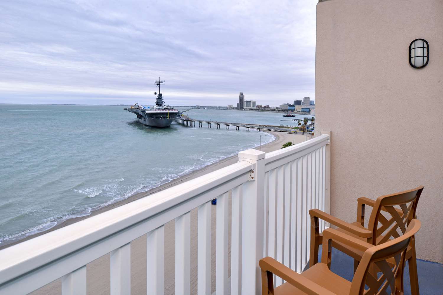 DoubleTree by Hilton Corpus Christi Beachfront 40/41