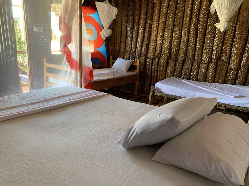 Jambo Beach Bungalows - Hostel 10/50