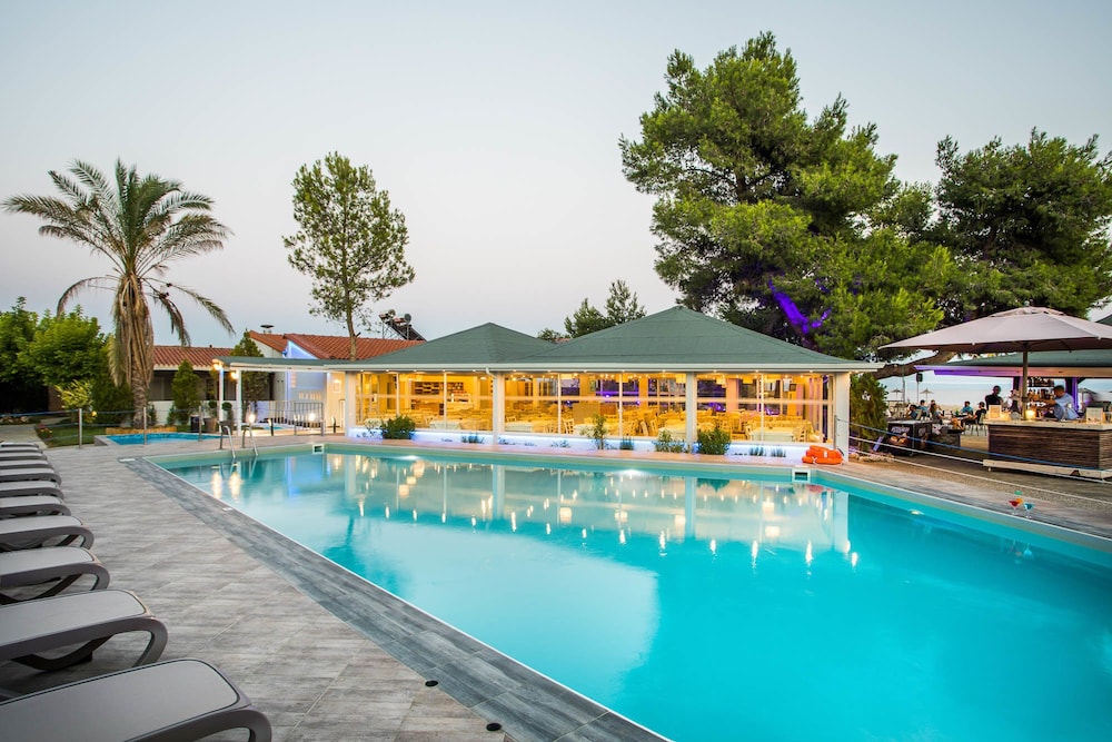 CORAL BLUE BEACH HOTEL 10/78