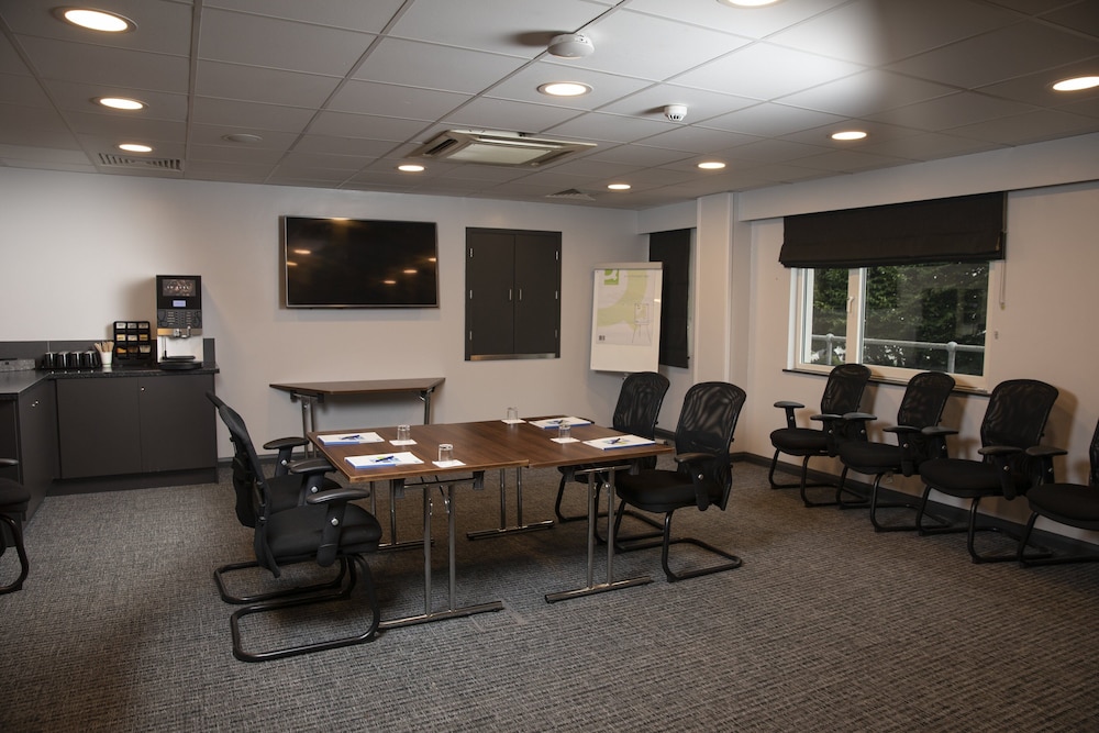 Holiday Inn Express Chester Racecourse 27/34