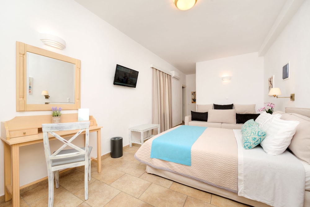 غرفة عائلية بسريرين مزدوجين بغرفتي نوم مع أريكة، Mathios Village 5/10