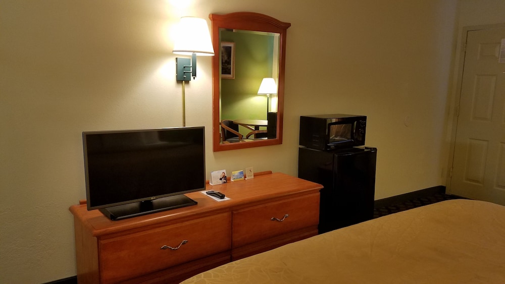 Economy Inn by OYO Ashburn I-75 40/54